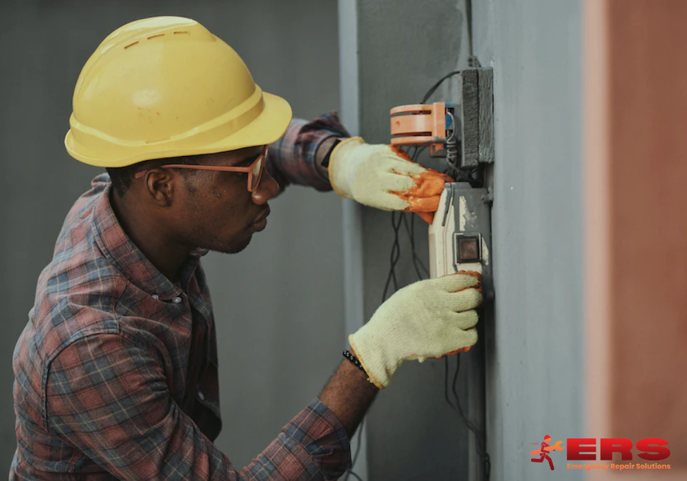 When should you hire Emergency Electrical Services in Plantation, FL